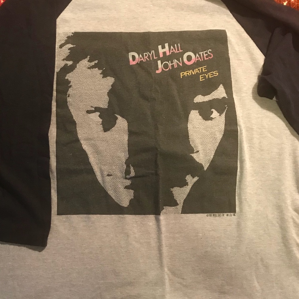 True Vintage Hall & Oates concert tee ‘82